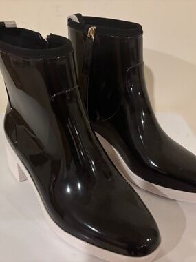 NWOT Kate Spade Puddle Black White Rain Booties Size 8.5- Sold Out
